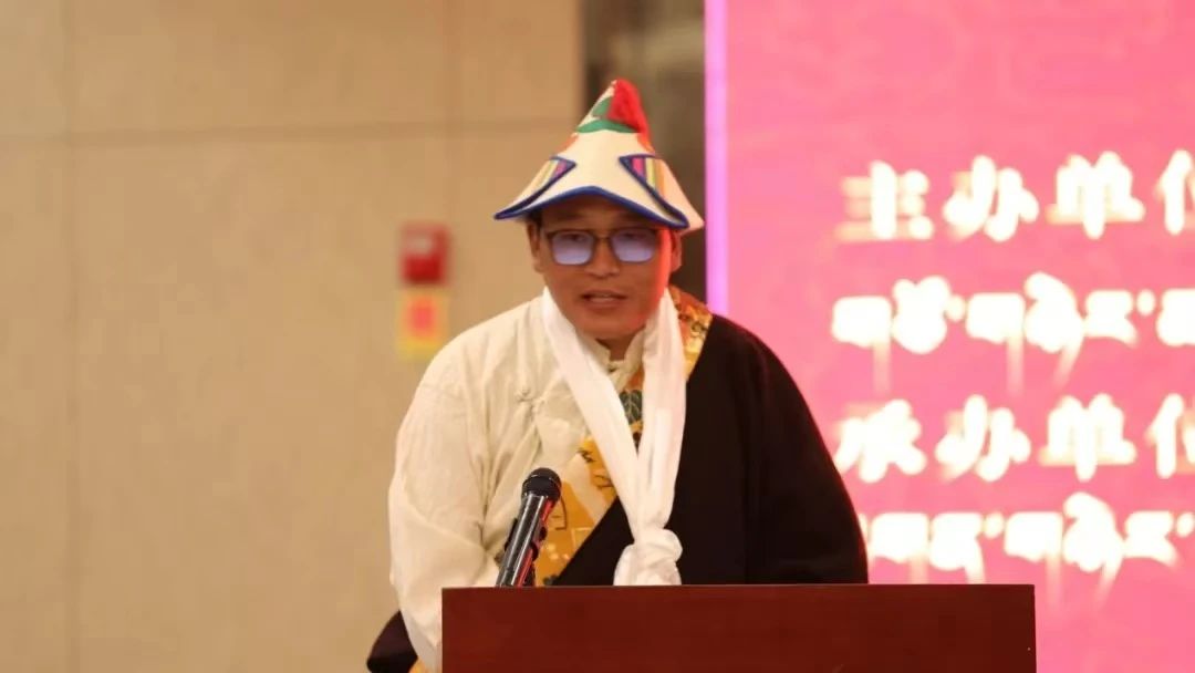 9位作家荣获《西藏文艺》“双年奖”1.jpg