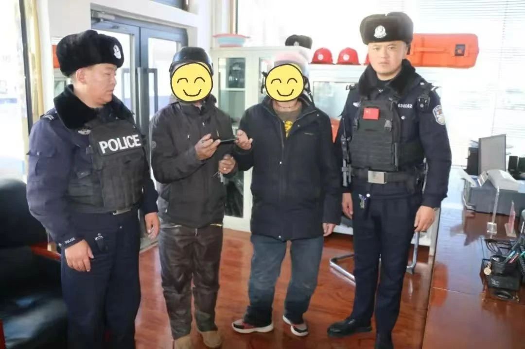 尼玛县公安局成功帮群众寻回丢失手机.jpg