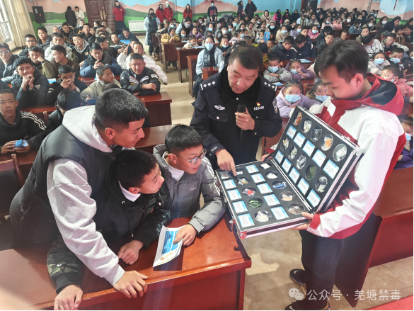 那曲市公安局禁毒支队开展禁毒主题宣传教育活动.png